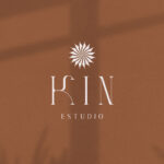 Kin<br> <em>Estudio</em>